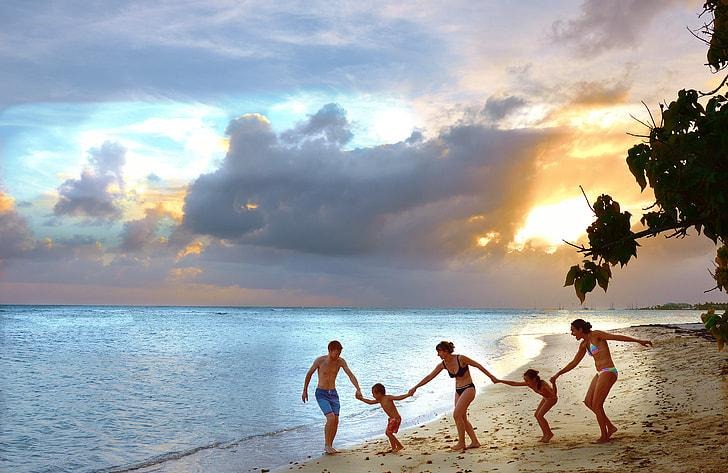 How to Plan a Family Holiday Everyone Will Enjoy