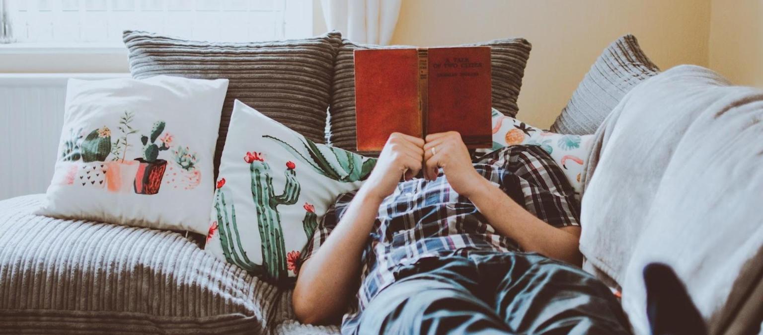 How to Create a Cozy Reading Nook at Home